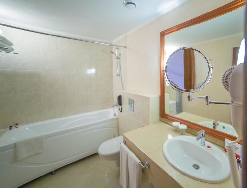 Отель Ramada by Wyndham Almaty Алматы