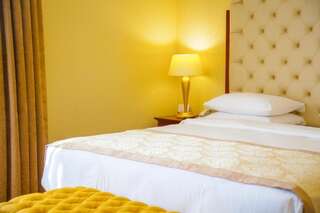 Отель Ramada by Wyndham Almaty Алматы Апартаменты с кроватью "king-size"-6