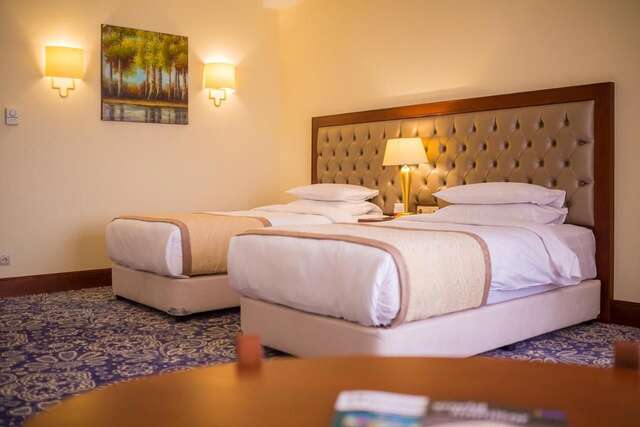 Отель Ramada by Wyndham Almaty Алматы-10